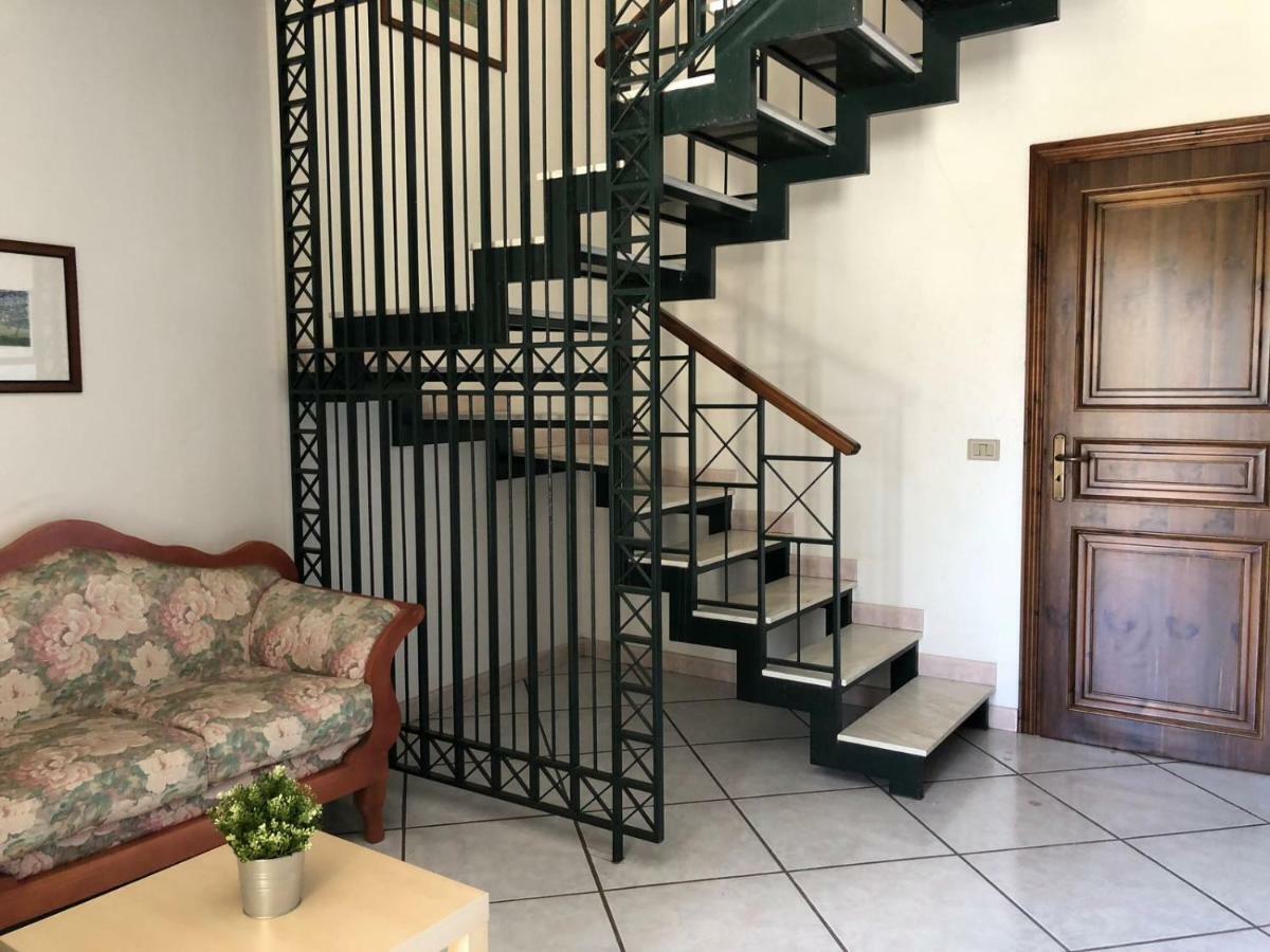 Вилла Clementine'S House Ачиреале Экстерьер фото