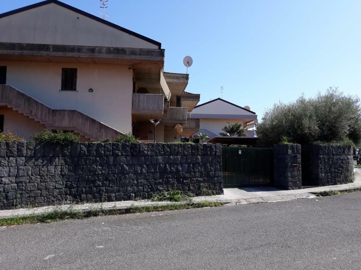Вилла Clementine'S House Ачиреале Экстерьер фото
